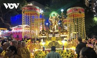 Giáo hội Phật giáo Việt Nam cung rước xá lợi Phật mừng ngày Phật đản sinh