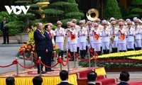 President hosts official welcome ceremony for Kazakh counterpart