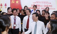 Vietnamese students begin new school year