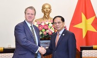 UK pledges to continue to help Vietnam combat climate change 