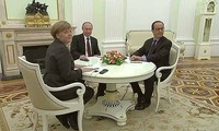 Лидеры России, Франции и Германии обсудили ситуацию на Украине
