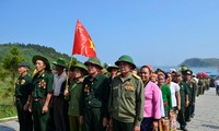 Более 10 тысяч человек зажгли благовония в память о генерале Во Нгуен Зяпе
