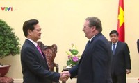 Премьер Вьетнама Нгуен Тан Зунг принял послов ЕС и Венгрии во Вьетнаме