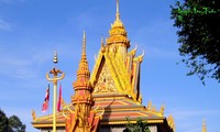 Пагода Питу-хоша-рангшэй – общий дом для бедных студентов в дельте реки Меконг