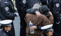Франция почтила память погибших в терактах 13 ноября