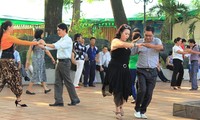 В Ханое бурно развивается танцевальный спорт