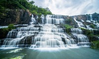 Величественные водопады в провинции Ламдонг
