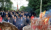 Руководители провинции Футхо зажгли благовония в память о королях Хунгах