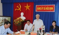 Генсек ЦК КПВ Нгуен Фу Чонг провёл рабочую встречу с властями провинции Бенче