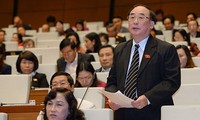 Парламент Вьетнама обсудил некоторые вопросы социально-экономического развития
