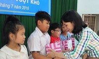 181 школьник получил стипендию имени Нгуен Дык Каня