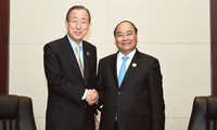 Нгуен Суан Фук провёл двусторонние встречи в кулуарах 28-го и 29-го саммитов АСЕАН
