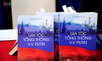 В Ханое прошла презентация книги «Род Президента В.В. Путина»
