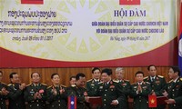 Подписаны документы о сотрудничестве между оборонными ведомствами Вьетнама и Лаоса
