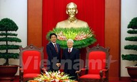 Генеральный секретарь ЦК КПВ Нгуен Фу Чонг принял премьер-министра Японии