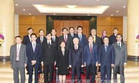 Генсек ЦК КПВ Нгуен Фу Чонг принял глав представительств стран АСЕАН во Вьетнаме