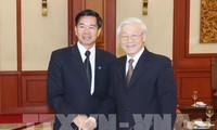 Генсек ЦК КПВ Нгуен Фу Чонг принял мэра Вьентьяна 