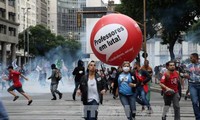 В Европе прошли массовые акции протеста в День международной солидарности трудящихся