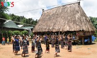 Дом на сваях «Гыол» в общине Ланг