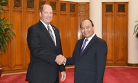 Премьер-министр Вьетнама Нгуен Суан Фук принял американского конгрессмена