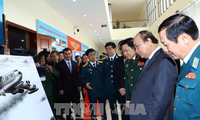 Нгуен Суан Фук принял участие в праздновании 45-й годовщины победы в воздушной битве над Ханоем