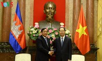 Президент Вьетнама принял старшего министра Камбоджи