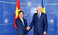 Вице-премьер, глава МИД Вьетнама совершает официальный визит в Румынию