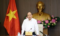 Премьер Вьетнама председательствовал на совещании по стратегии развития морской экономики