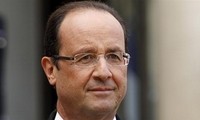 ประธานาธิบดีฝรั่งเศสแถลงข่าวต่อสื่อมวลชนเกี่ยวกับนโยบายในประเทศและต่างประเทศ