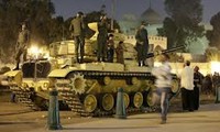 รัฐบาลอียิปต์อนุญาติให้ประธานาธิบดีเสริมกำลังทหารเพื่อรักษาความสงบในเมือง	