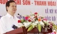 นายกรัฐมนตรีNguyễn Tấn Dũng เข้าร่วมพิธิเปิดโครงการยกระดับและขยายทางหลวงหมายเลข ๑เอ 