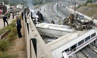 รถไฟในสเปนประสบอุบัติเหตุ