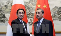 รัฐมนตรีต่างประเทศญี่ปุ่นและจีนเจรจาเกี่ยวกับความสัมพันธ์ทวิภาคี