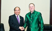 นายกรัฐมนตรีเวียดนามมีการพบปะกับนายกรัฐมนตรีนิวซีแลนด์และญี่ปุ่น
