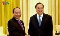 นายกรัฐมนตรีเวียดนามพบปะกับประธานแนวร่วมจีน