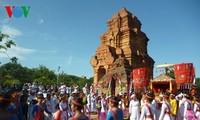 งานเทศกาลกาเตของชาวจามในจังหวัดบิ่งถวน