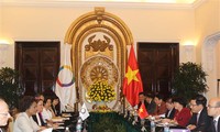 รองนายกรัฐมนตรีเวียดนามเจรจากับเลขาธิการองค์การกลุ่มประเทศที่ใช้ภาษาฝรั่งเศส