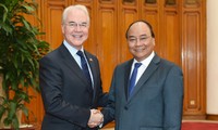 นายกรัฐมนตรีเวียดนามให้การต้อนรับรัฐมนตรีสาธารณสุขและบริการมนุษย์ของสหรัฐและรัฐมนตรีกลาโหมออสเตรเลีย