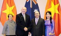 ผู้นำเวียดนามพบปะกับผู้สำเร็จราชการแห่งเครือรัฐออสเตรเลีย 