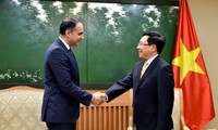 รองนายกรัฐมนตรี ฝามบิ่งมิง ให้การต้อนรับรองประธานธนาคารเพื่อการพัฒนาเอเชีย