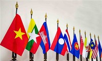 เวียดนามจะมีข้อคิดริเริ่มต่างๆและประเด็นที่ให้ความสนใจเป็นอันดับต้นๆในเสาหลักเศรษฐกิจอาเซียน