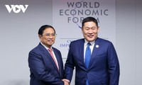 นายกรัฐมนตรี ฝ่ามมิงชิ้งพบปะกับผู้นำประเทศต่างๆที่เข้าร่วมการประชุมผู้นำ WEF ครั้งที่ 14