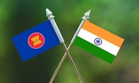 อินเดียเสนอให้ทำการสนทนากับอาเซียนในด้านการเงินและการเดินเรือ
