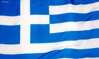 Greece submits plan of extra budget savings of 325 million Euros 
