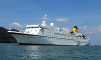 Saigontourist welcomes British cruise ship