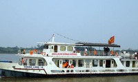 A one-day tour on the Red River