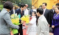 Vietnam, Japan PMs hold talks in Hanoi