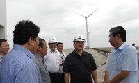 Deputy PM Hoang Trung Hai visits Bac Lieu, Ca Mau
