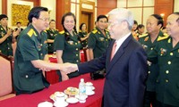 Party chief meets with military trade union