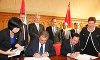 Hungary praises Vietnam’s role in the region and the world